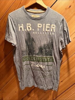 Hollister Heather Gray 'H.B. Pier' Graphic Tee with Green Accents